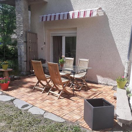 Appartement rez de chaussée avec terrasse et jardin Tence Exterior foto