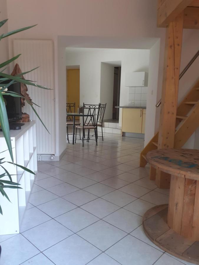Appartement rez de chaussée avec terrasse et jardin Tence Exterior foto